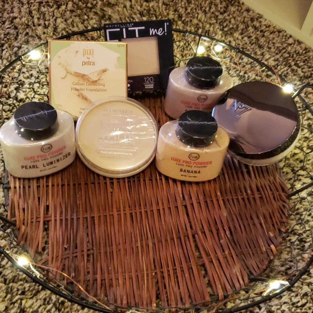 Multiple face powders